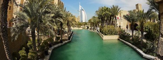 Frühbucher-Luxusurlaub: 1 Woche im 5* Steigenberger Hotel in Dubai inkl. Frühstück, Transfer, Zug und Flüge ab 557€