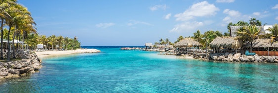 Winter in der Karibik: Direktflüge auf Curaçao oder Tobago ab 365€