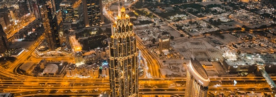 Luxusurlaub in Dubai: 1 Woche im 5*Hotel inkl. Frühstück, Transfer, Zug und Flügen ab 550€