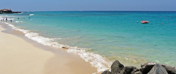 Last Minute Kap Verde! 15 Tage im 5*Hilton Cabo Verde Sal Resort inkl. Frühstück, Flüge, Zug-z.-Flug + Transfer ab 1.137€/Person